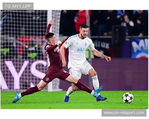 哈兰德与福登携手再度发力，曼城继续领跑欧冠小组，哈兰德穿曼城球衣